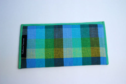 ���D����